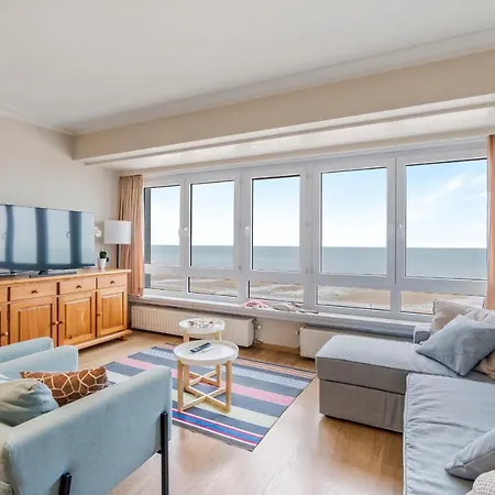 Apartment Zonnig Familie App Op Zeedijk Met Zeezicht Voor 6p Ostende