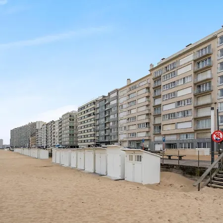 Apartment Zonnig Familie App Op Zeedijk Met Zeezicht Voor 6p Ostende