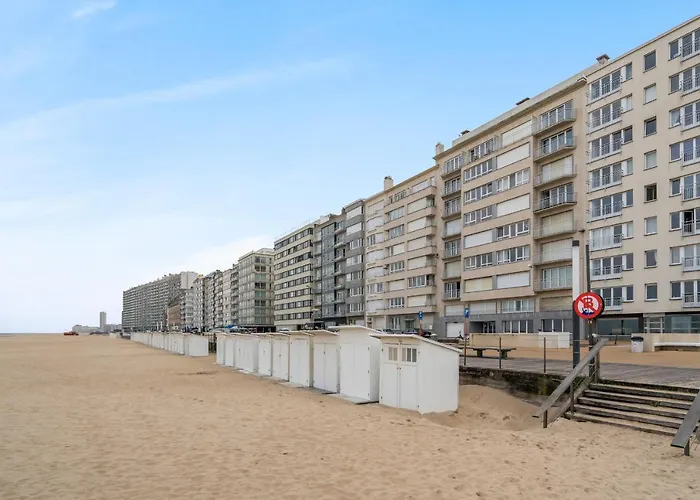 Apartment Zonnig Familie App Op Zeedijk Met Zeezicht Voor 6p Ostende